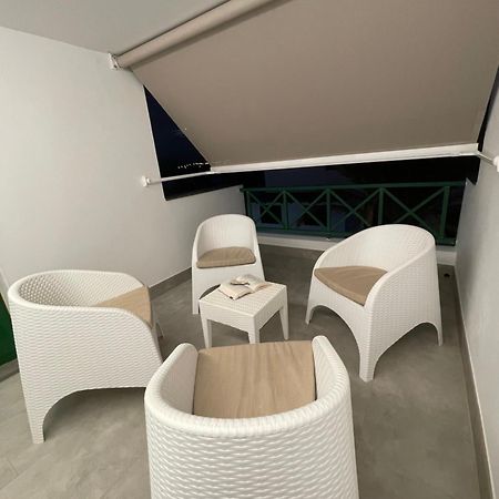 Izaro Apartamento Atico De Lujo Cerca De Playa Dorada Playa Blanca  Exterior photo