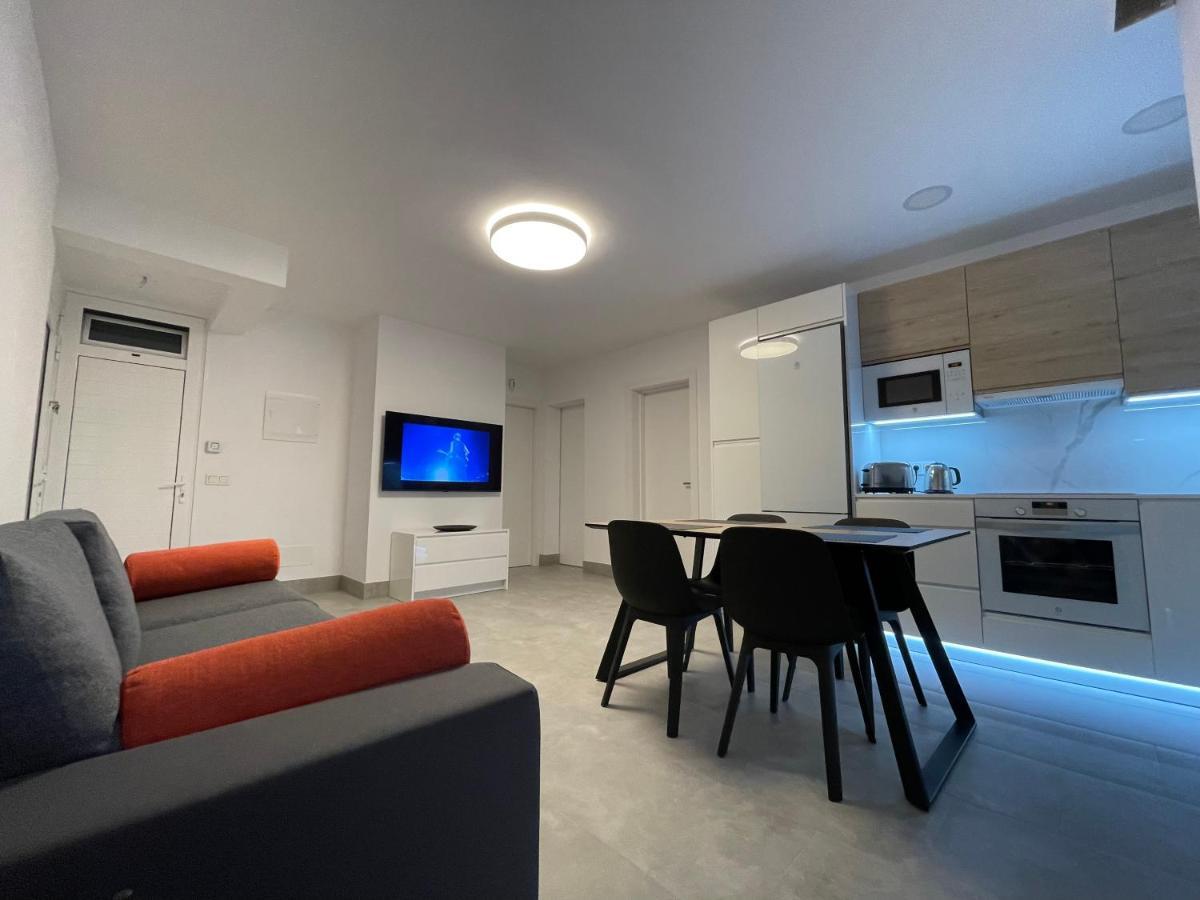 Izaro Apartamento Atico De Lujo Cerca De Playa Dorada Playa Blanca  Exterior photo