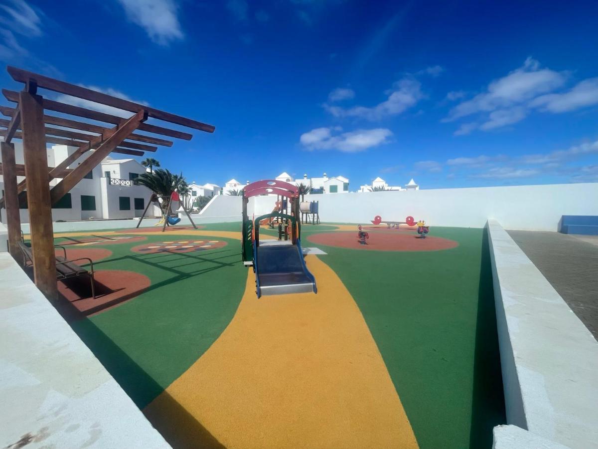 Izaro Apartamento Atico De Lujo Cerca De Playa Dorada Playa Blanca  Exterior photo