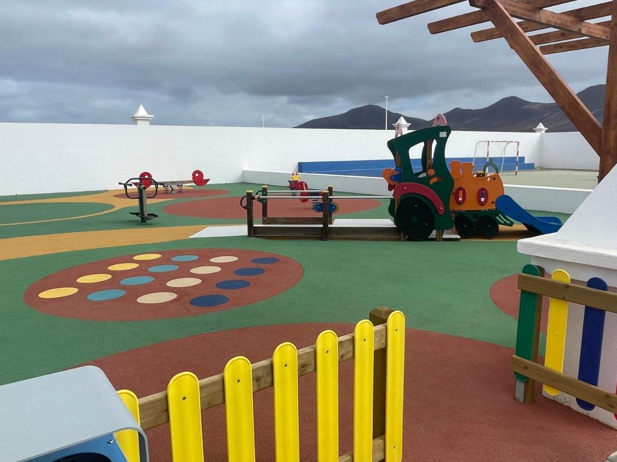 Izaro Apartamento Atico De Lujo Cerca De Playa Dorada Playa Blanca  Exterior photo
