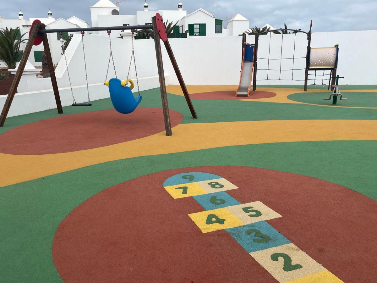 Izaro Apartamento Atico De Lujo Cerca De Playa Dorada Playa Blanca  Exterior photo