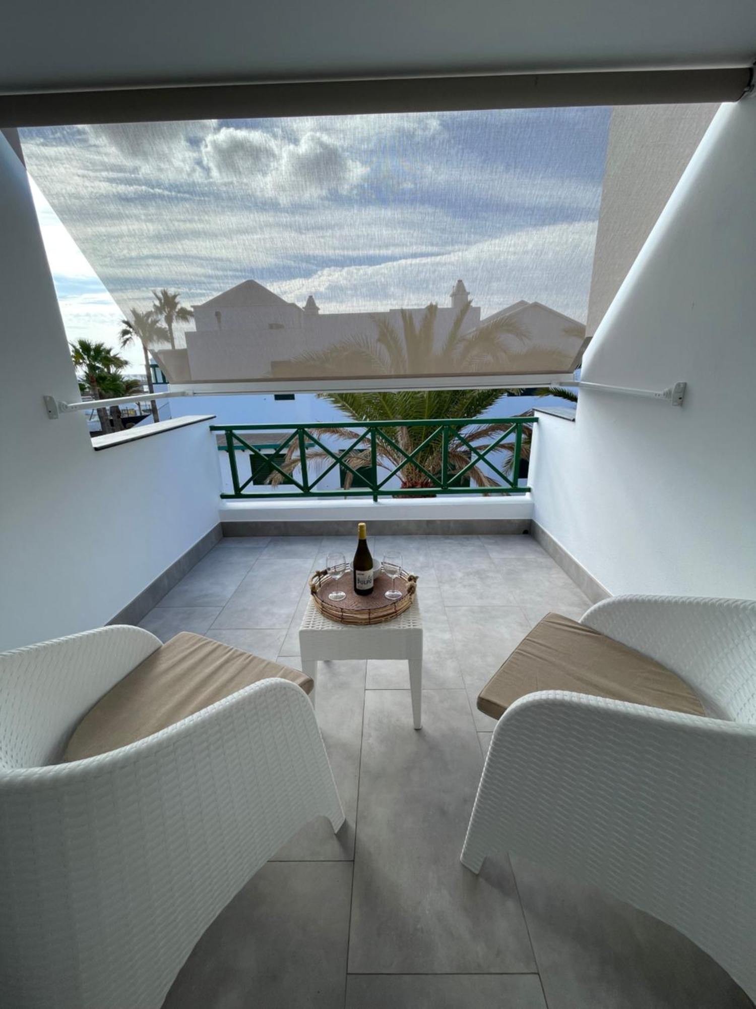 Izaro Apartamento Atico De Lujo Cerca De Playa Dorada Playa Blanca  Exterior photo